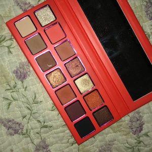 Kylie Cosmetics Summer 2018 Palette